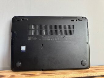 HP EliteBook 820 G3 - 8