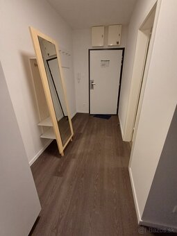 Ponúkam na predaj 2-izb. apartmán s terasou, Žilinská, BA I - 8