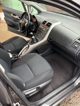 Toyota Auris 1.6 benzín 91kw - 8