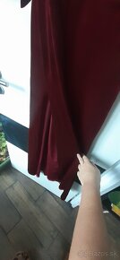Vínovo červené šaty s vysačkou - 8
