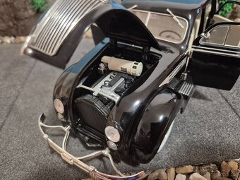 Prodám model 1:18 Chrysler airflow 1936 - 8