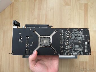 AMD Radeon PRO W7800 32 GB - 8