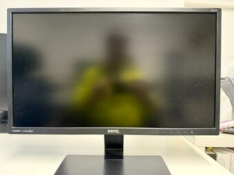 Predám 4ks LCD Monitorov Benq veľmi zachovalé Cena spolu 4 - 8
