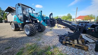 nakladač, kloubák, motor 50 Hp Kubota, 4 válce, - 8