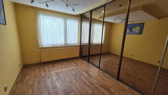 Veľkometrážny 3-izbový byt na prenájom, Priekopa - 8