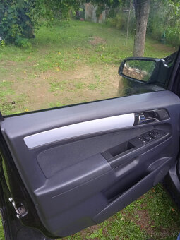 Opel zafira 7miestne - 8