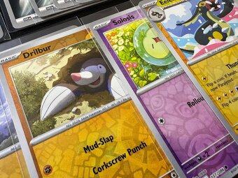 Pokemón MEGA balík D: 100ks kariet v obaloch s EX a darček - 8