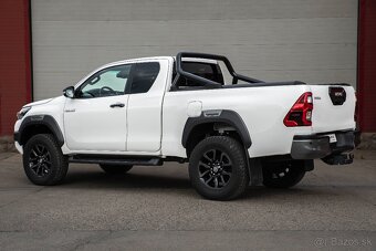 Toyota Hilux Extra Cab 2.8 D-4D Invincible 4x4 - ZÁRUKA - 8