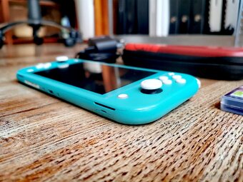 Nintendo Switch Lite - 8