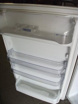 Vstavaná,zachovalá chladnička zn.ZANUSSI. - 8