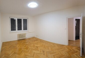NA PREDAJ Slnečný priestranný 2-izbový byt 54 m², Železníky - 8