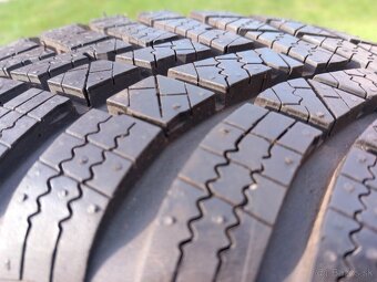 205/60 r16 zimne pneumatiky - 8