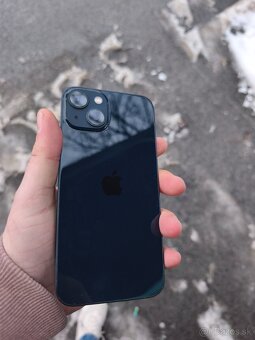 Predám iphone 13 128GB - 8