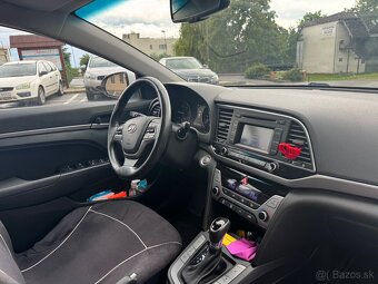 Hyundai Elantra - 8