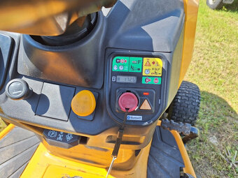 Predám traktorovú kosačku, záhradný traktor Cub Cadet xt2 - 8