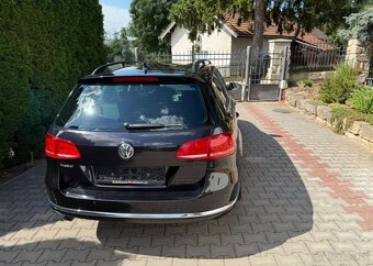 Volkswagen Passat 1,4 TSi automat pravid.servis benzín - 8