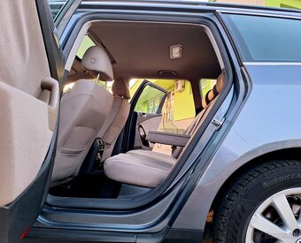 Volkswagen Passat 1.9 TDI Bluemotion R.V.2010 - 8