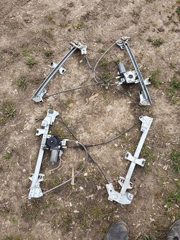 Predám diely peugeot partner - 8