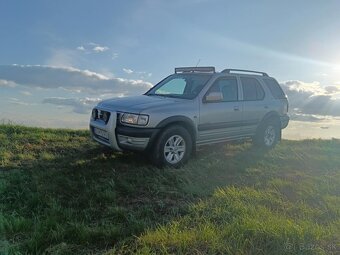 Opel Frontera, ročník 2003..karoséria AC kombi. 2,2 Tdi 88kw - 8