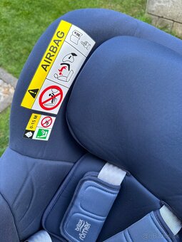 Britax Romer Dualfix M i-Size Tmavomodrá farba - 8