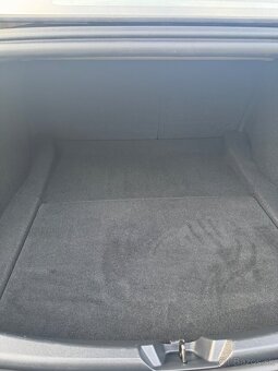 Tesla model 3 Refresh Štandard Range - 8