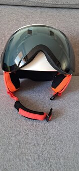 Lyžiarska prilba so štítom - 8