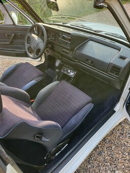 Volkswagen Golf MK1 Cabrio - 8