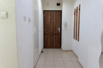 NA PREDAJ 2 izbový byt v Hlohovci - 8