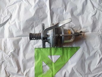 Tatra 603 benzinova pumpa - 8