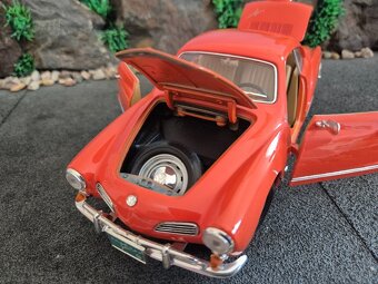 Prodám model 1:18 Volkswagen Karmann Ghia - 8
