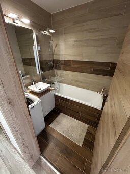 Slnečný podkrovný 2 izb. byt - Žilina, Hájik - 8