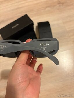 Prada PR 17WS slnečné okuliare - sivé (PR1) - 8