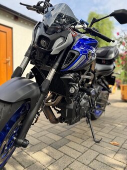 YAMAHA MT - 8