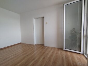 Predaj 2-izbového bytu s lodžiou pri parku - 8