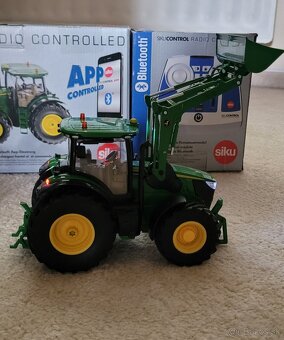 RC traktor Siku Control John Deere7310R - 8