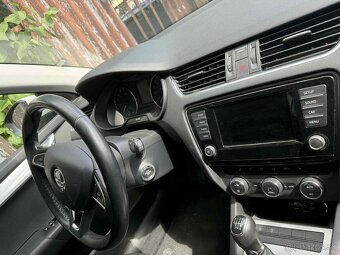 Skoda Octavia Combi 2.0 TDi Ambition - 8