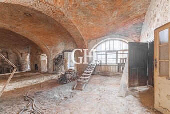 NA PREDAJ - KÚSOK HISTÓRIE - TEHLOVÁ BUDOVA - CENTRUM ROŽŇAV - 8