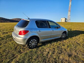 Peugeot 307 1.6 HDi – spoľahlivý hatchback s nízkouSpotrebou - 8