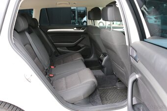 Volkswagen Passat Variant 2.0 TDI BMT Business Comfortline - 8