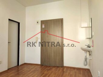 Prenájom kancelárskych priestorov v centre mesta s parkovací - 8