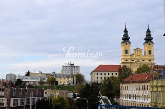 PRENÁJOM luxusný, veľký 2 izbový byt priamo na pešej zóne- - 8