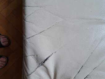 Darujem bielu rozkladaciu koženú sedaciu súpravu - 8