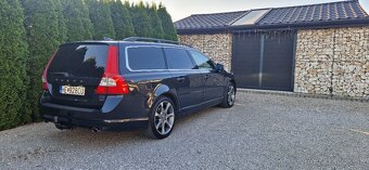 Volvo V70 D5 AWD - 8