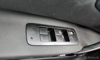 Nissan Qashqai 2.0 2013 predám MOTOR MR20 BENZÍN 4X4, AIRBAG - 8