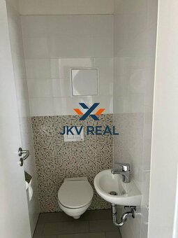 JKV Real ponúka na prenájom moderne zariadený 3 izbový byt s - 8
