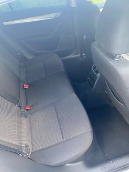 Škoda Octavia 1.6 TDI Elegance Max R.V.2015 - 8