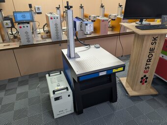 Fiber laser 20W, 30 W a 50W na popis súčiastok kovu plastu - 8