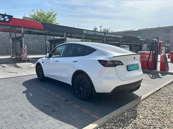 Predám Teslu Model Y RWD LFP batéria, tažné zariadenie - 8