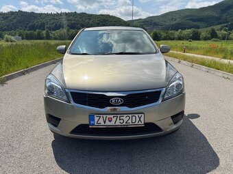 KIA CEED 1.4 77kW ( benzín) REZERVOVANÉ - 8