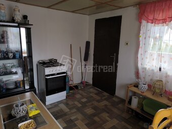 Predáme záhradu s peknou murovanou chatkou a terasou v … - 8